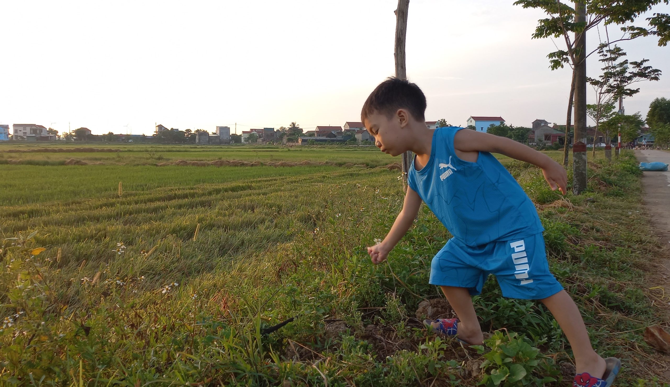 Đứa trẻ cần thấu hiểu chính mình